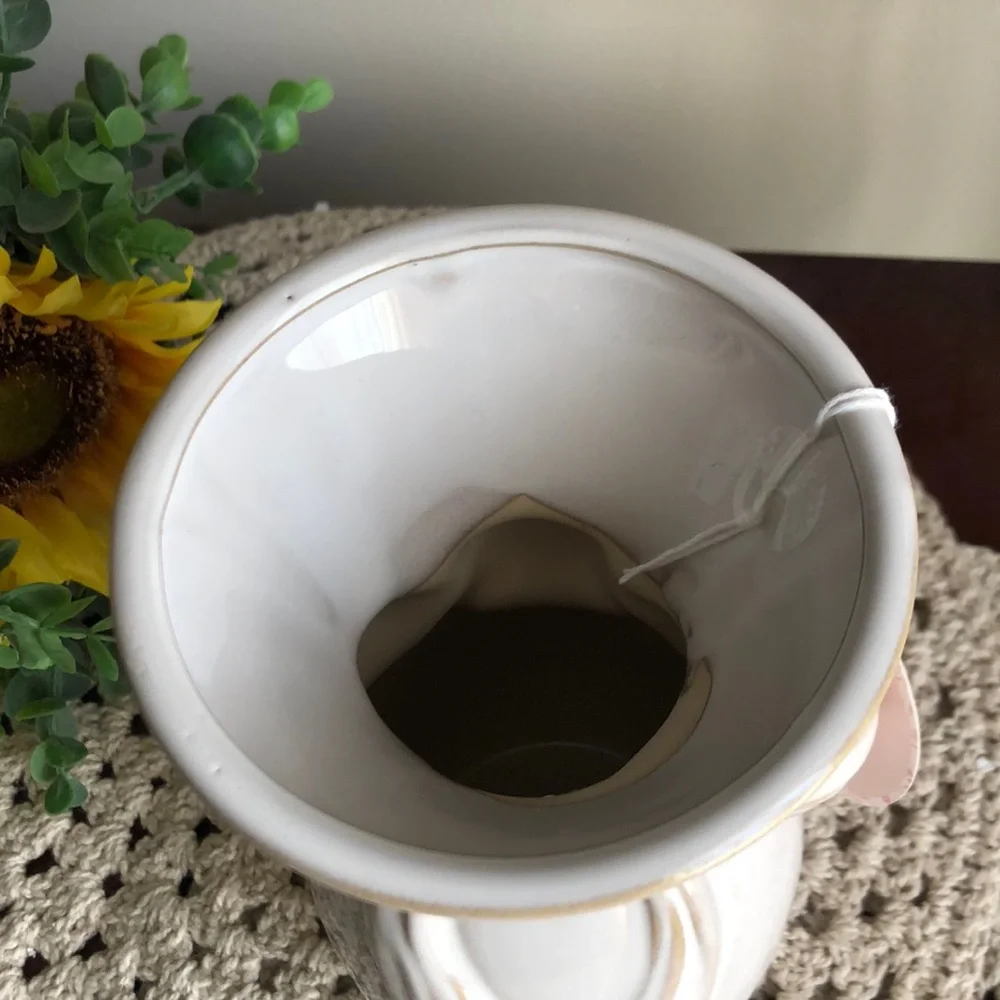 Cream Ceramic Bow Accent Vase